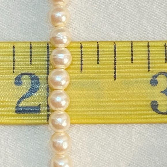 90s Monet Pearlesque Beaded Necklace Teardrop Pearlesque Rhinestone Trim Pendant - Picture 10 of 12